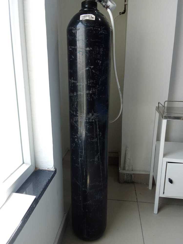 47 OXYGEN CYLINDER