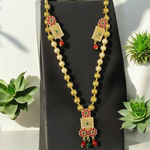 Gold Plated Pearl Necklace Set - Color: Golden