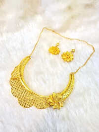 Alloy Gold Plated Necklace Set - Color: Golden