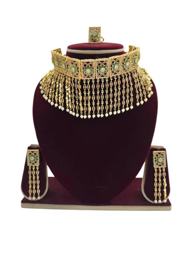 Brass Choker Necklace Set - Color: Golden