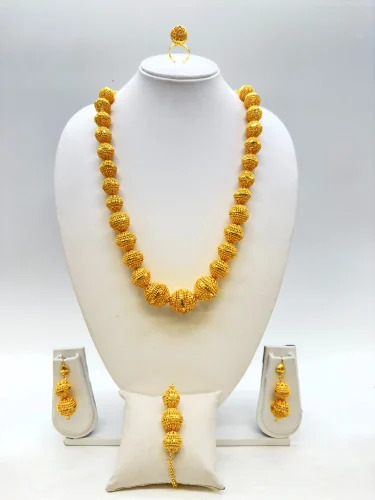 Muraya Stylish Necklace Set