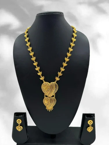 Designer Casting Necklace Set - Color: Golden