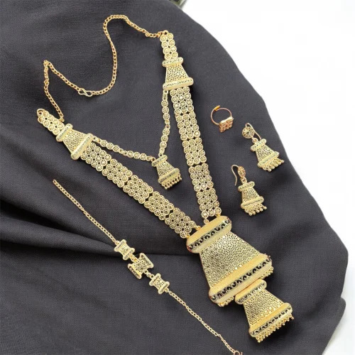 Gold Plated Necklace Set - Color: Golden