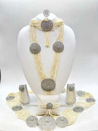 Fancy Pearl Belt Set - Gender: Female