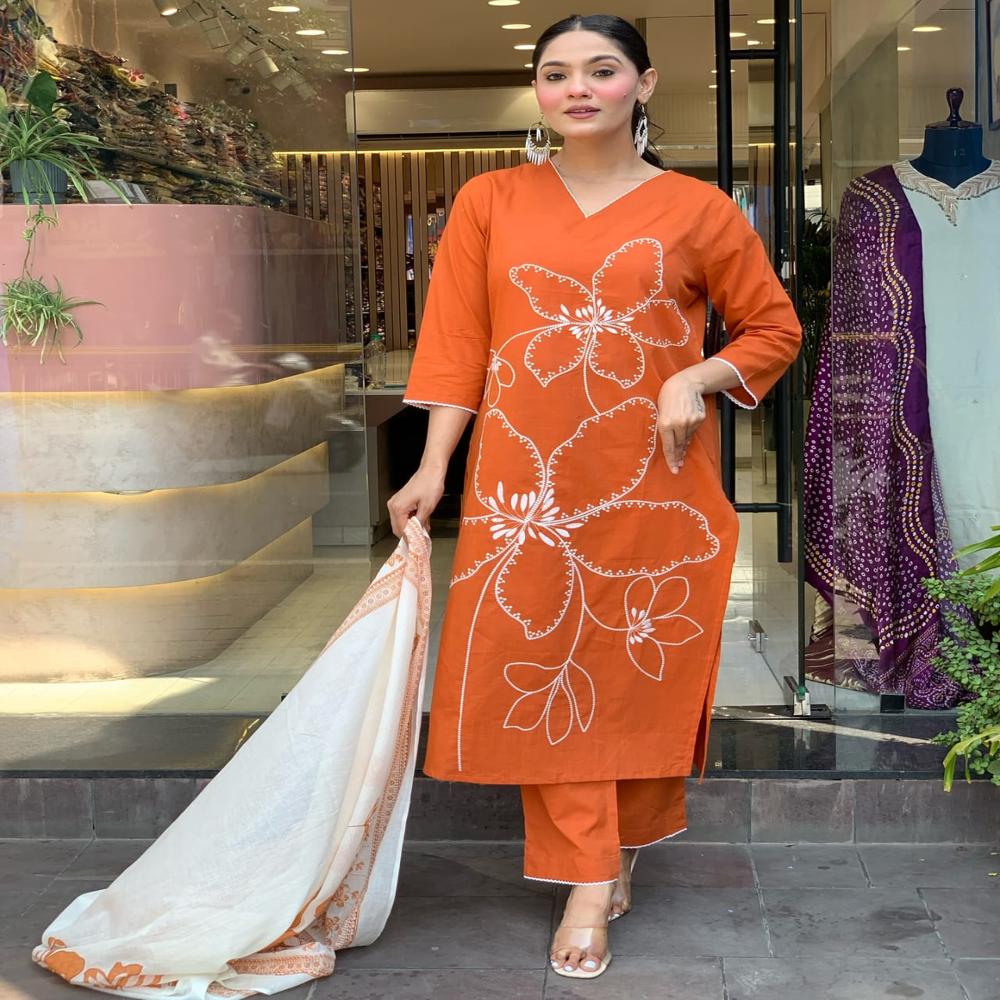 Kurti Pant Dupatha - Ethnic Region: Indian