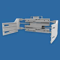 Forklift Clamp - Capacity: 3300 Kg