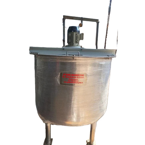 Mixing Vessel With Agitator