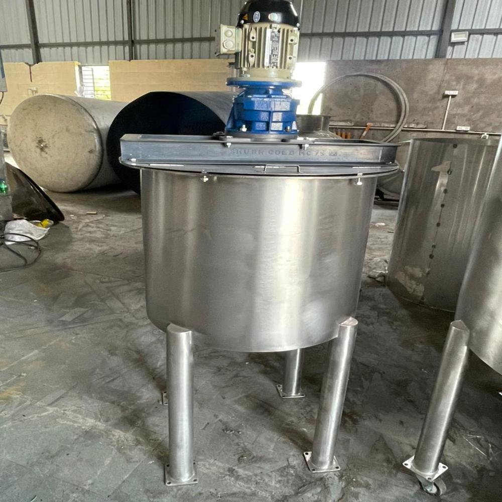 Agitator के साथ Ss Mixing Vessel