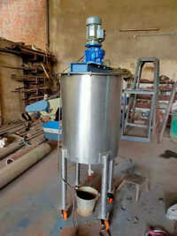 Blending And Mixing Tank - Capacity: 100 Kg/hr