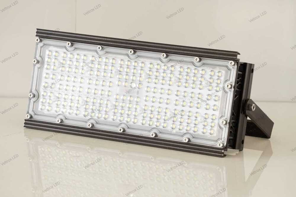 Veltrox 100W LED लेंस फ्लड लाइट कोल्ड स्टोरेज के लिए