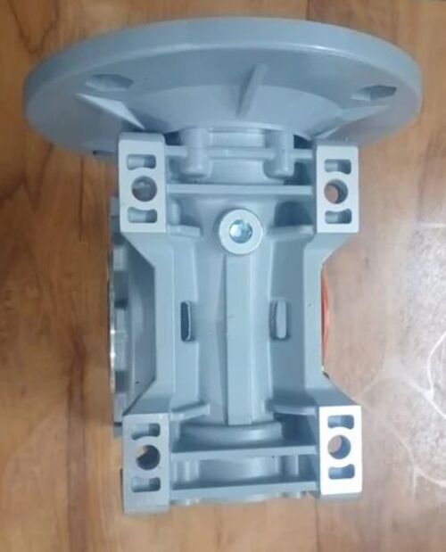 Worm Gearbox Reducer - Material: Iron
