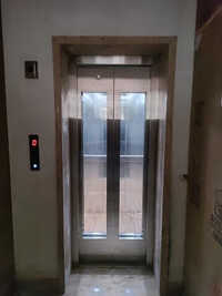 Gearless Traction Elevator - Load Capacity: 500  Kilograms (kg)