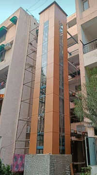 Outdoor Building Lift - Load Capacity: 500  Kilograms (kg)