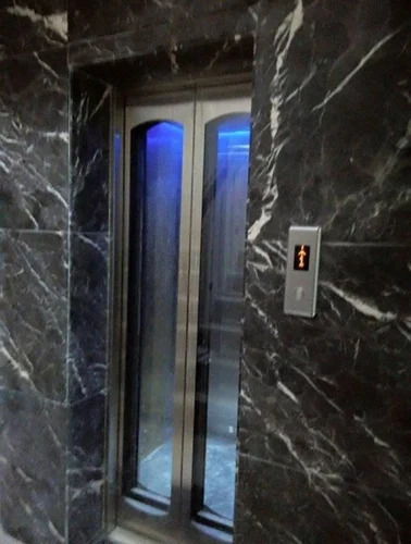 Commercial Passenger Elevator - Load Capacity: 408 Kilograms (Kg)