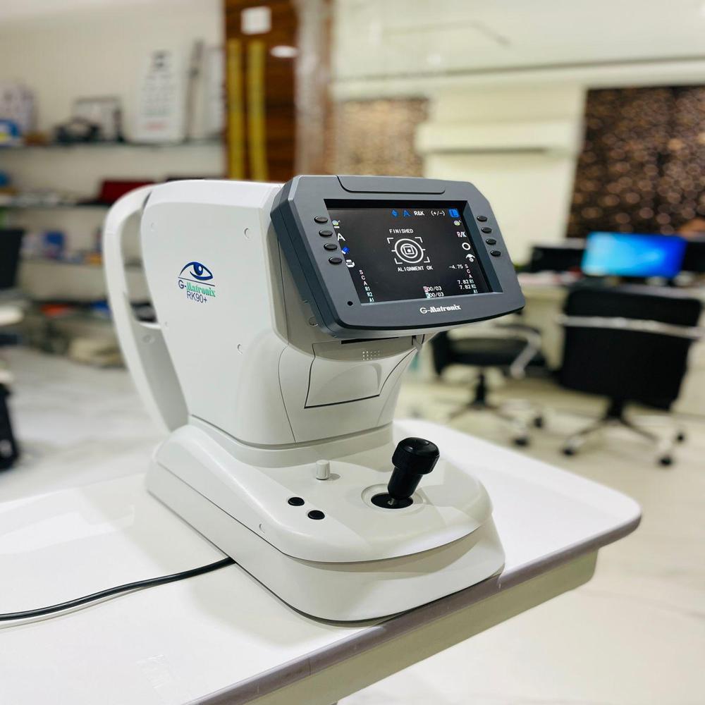 Auto Refractometer R90+ 