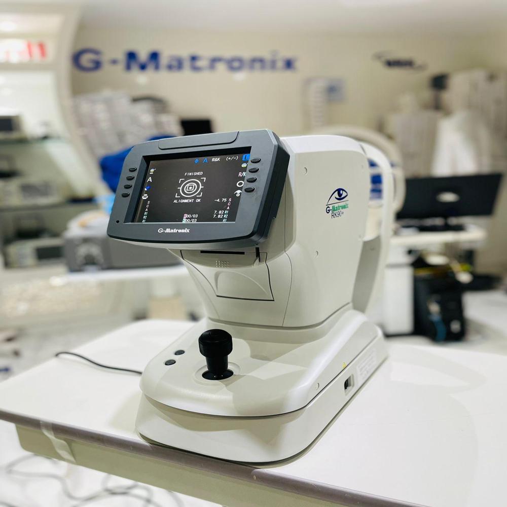 Auto Refractometer R90+ 