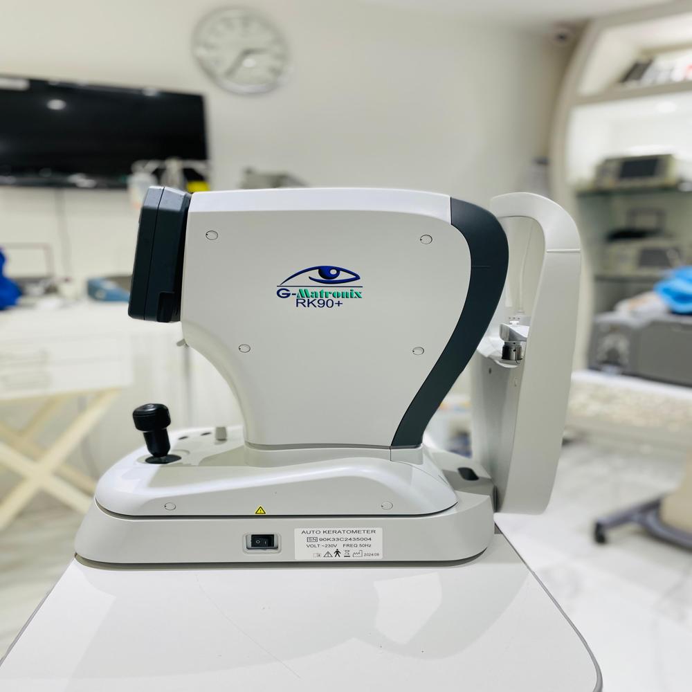 Auto Refractometer R90+ 