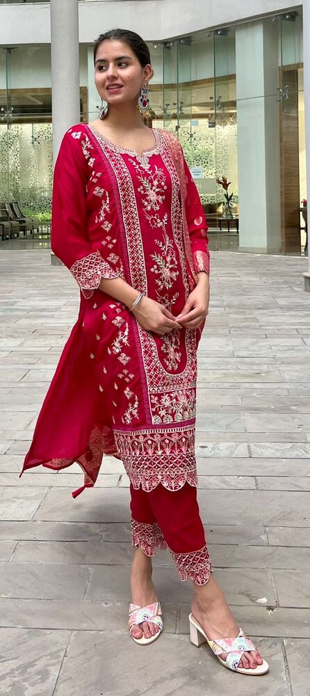 Ladies Zaira Silk Suit Set - Color: Red