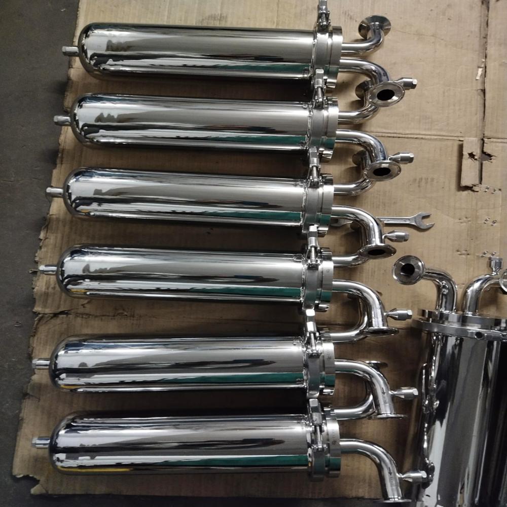 Cartridge filter housing