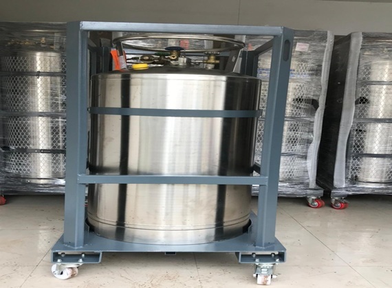 Industrial Oxygen Gas - Boiling Point: -182.96A  A C