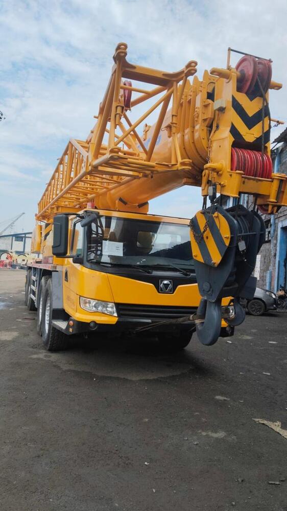 क्रेन किराये की सेवाएँ