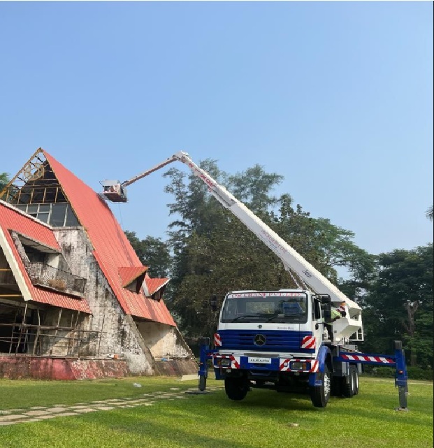 42 Mt Truck Boom Lift Available for Rental