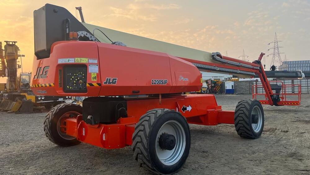 120 Ft Self Propelled Boom Lift Available for Rental