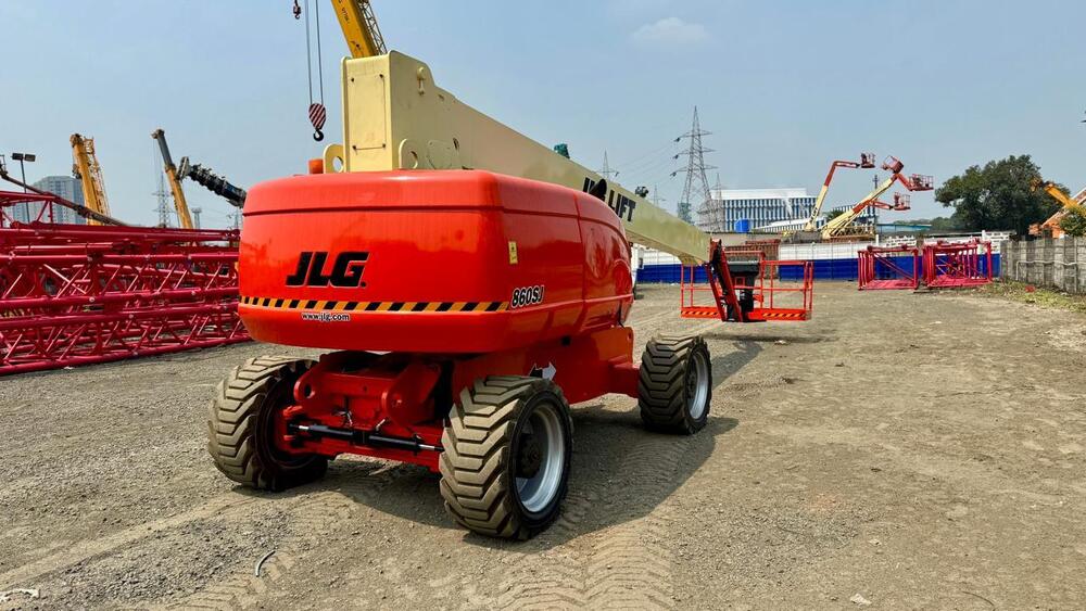 86 Ft Self Propelled Boom Lift Available for Rental