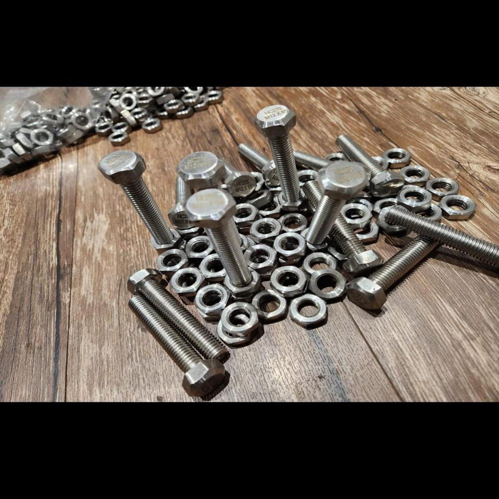 304 Stainless Steel Fasteners - Stainless Steel, Silver, Round | Smooth Finish, Hardened, Powder Coated