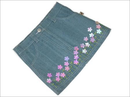 बच्चों के वस्त्र