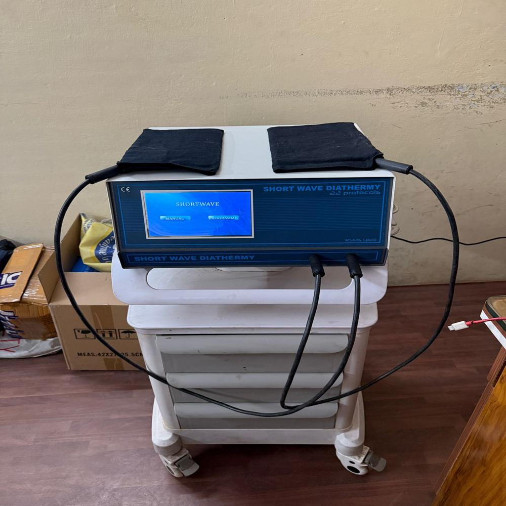 TNT solidstate touch screen physiotherapy machine