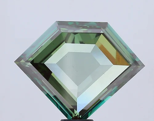 Vivid Green Lab Grown Diamond - Density: 3.08 - 3.29 Gram Per Millilitre (G/Ml)