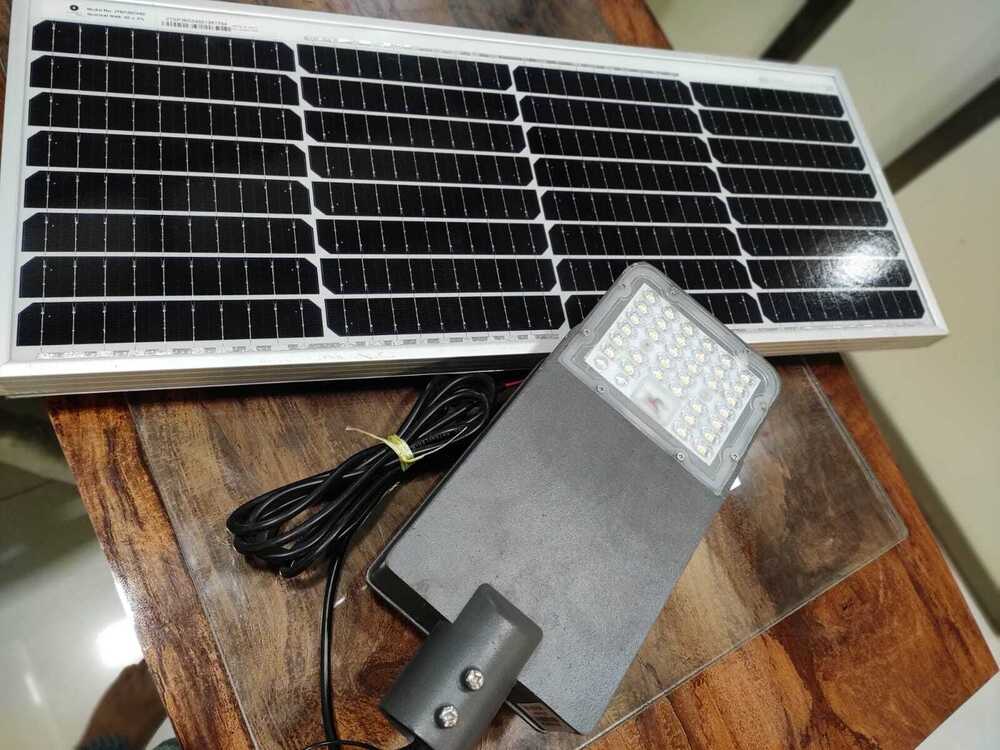 Semi Integrated Solar Street Light