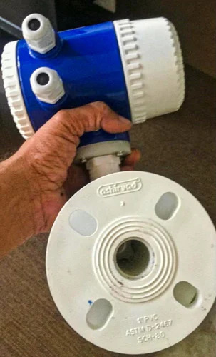 Electromagnetic Digital Flow Meter - Accuracy: +/- 0.5 %