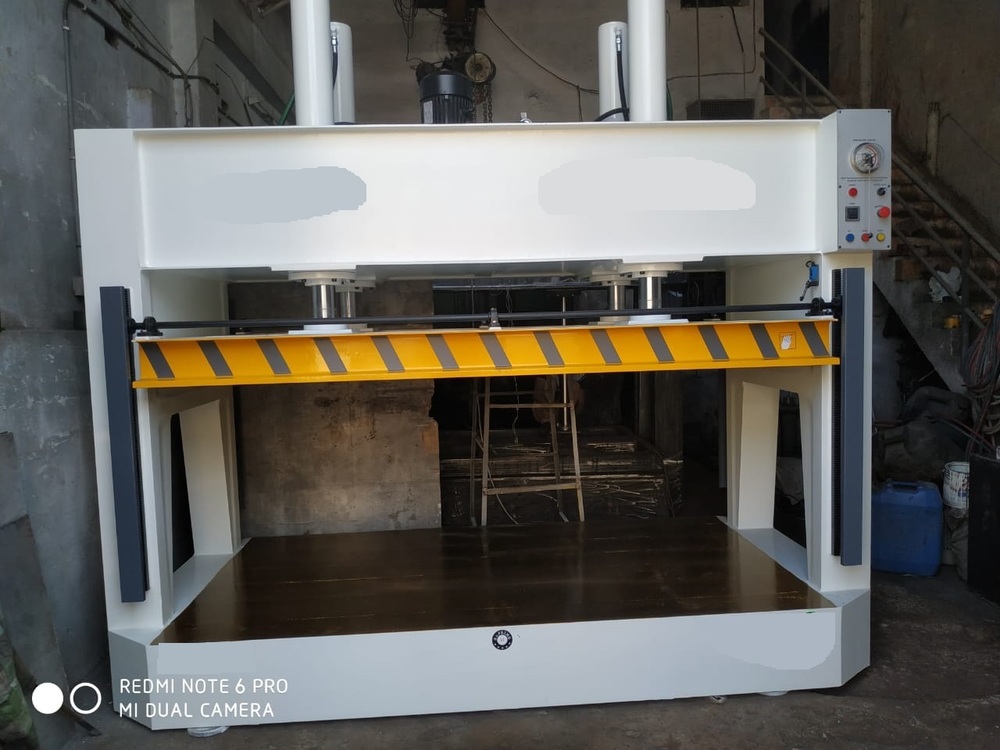 Hydraulic Cold Press - Hydraulic Power, 1500 Mm Width, 415v Ac Voltage | Manual & Semi-automatic Control, High Efficiency For Wood Laminations