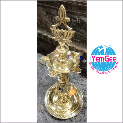 Brass Kuthuvilakk Oil Lamp - Color: Golden