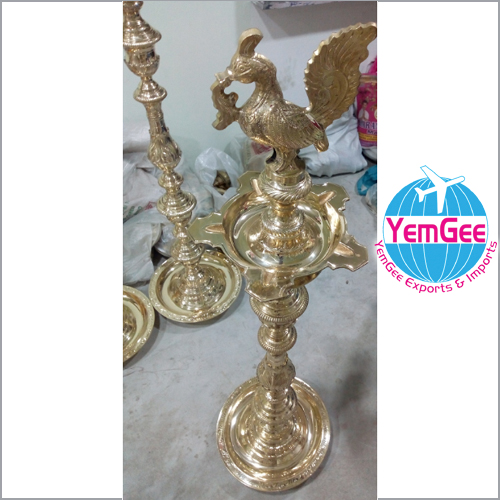 Brass Kuthuvilakk Oil Lamp - Color: Golden