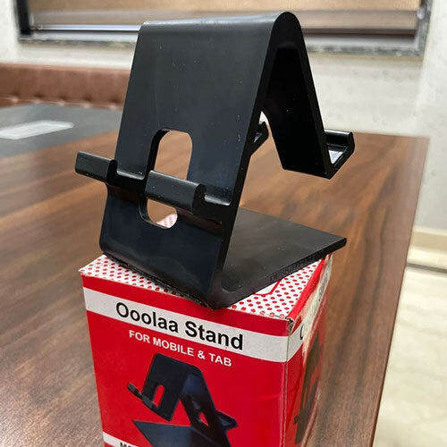 Oola Plastic Mobile Stand - Color: Black