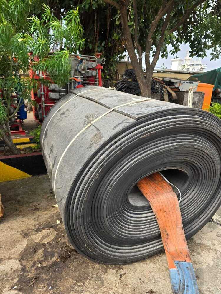 Conveyor Belt from Ship