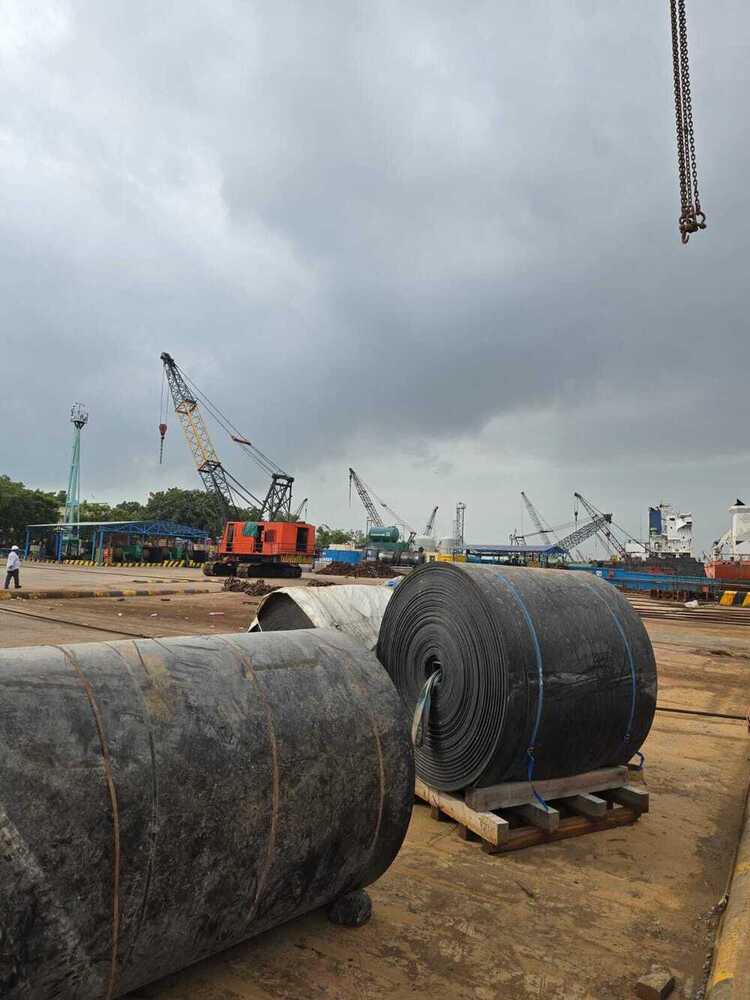 Conveyor Belt from Ship