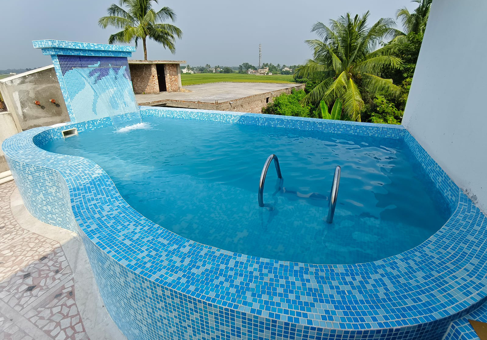 Swimming Pool - Color: Blue