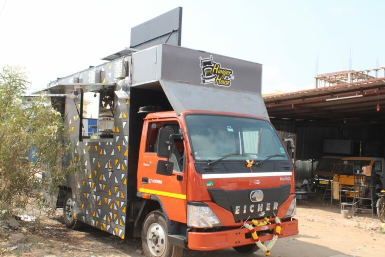 Commercial Food Truck - Color: As Per Requirement