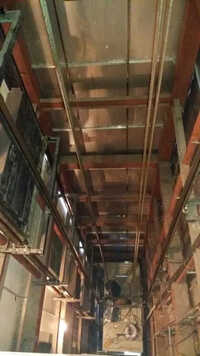 Manual Traction Elevator - Material: Stainless Steel