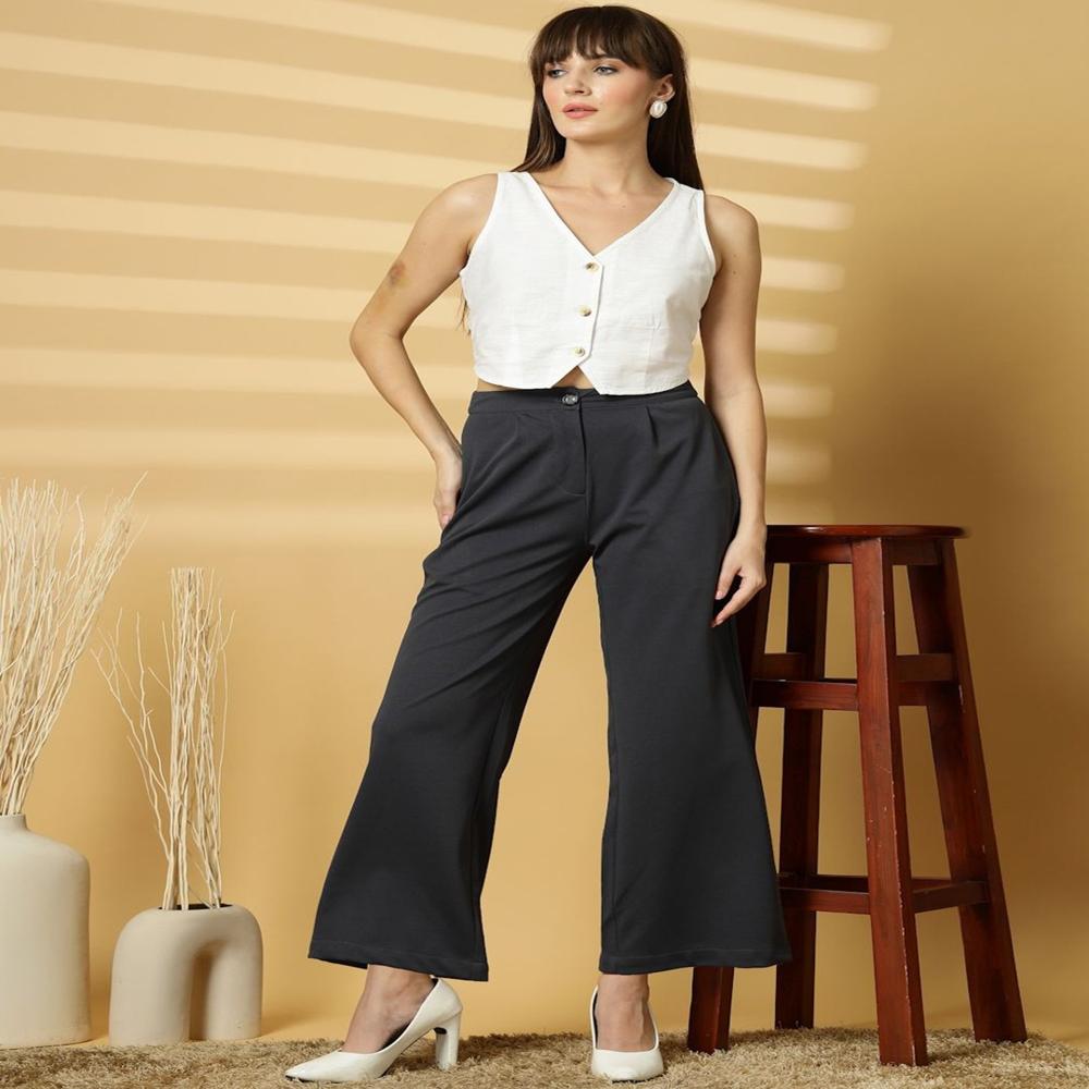 Women Relaxed Pleated Trousers - Color: Grey