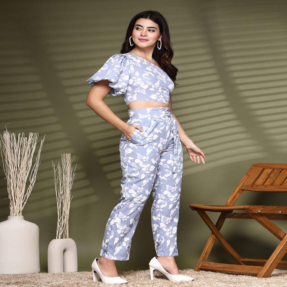 Leaf Print Trousers - Color: Purple