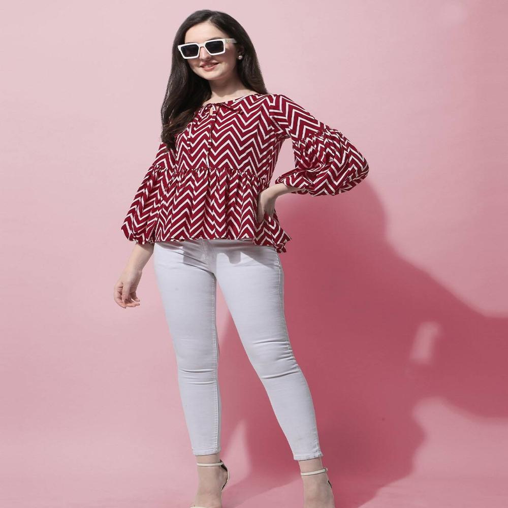 Chevrons Print Top With Tie-up Ne - Color: Red