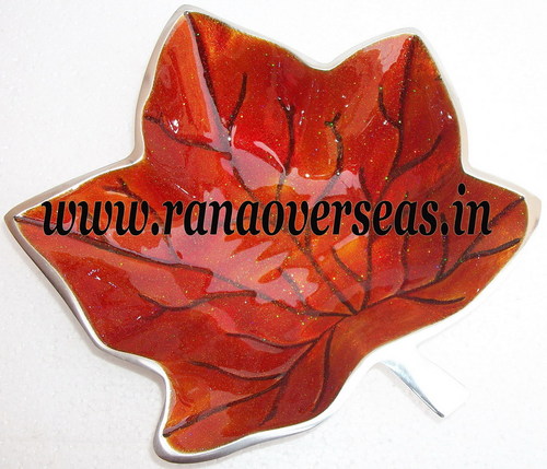 Aluminium Metal Fruit Bowl - Leaf Shape, Orange Color for Stylish Kitchen Decor