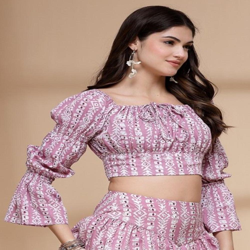 Floral Printed Square Neck Fitted Crop Top - Color: Pink