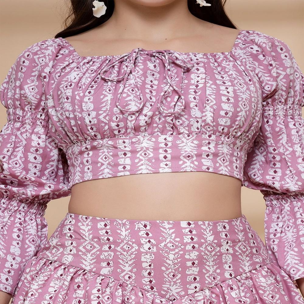Floral Printed Square Neck Fitted Crop Top - Color: Pink
