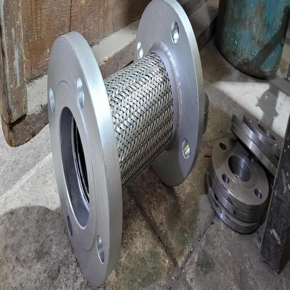 Ss Bellow For Steam - Stainless Steel, 3 Inch Size, Silver Color | Round Shape, Powder Coated, For Chemical Fertilizer Pipelines